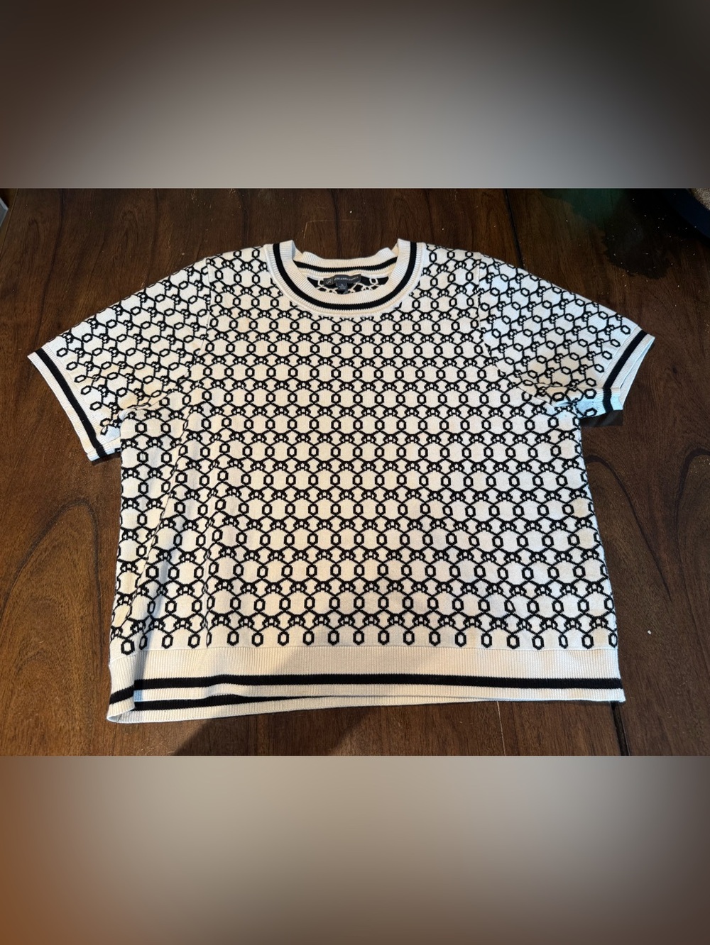 Monochrome Patterned  knit sweater top